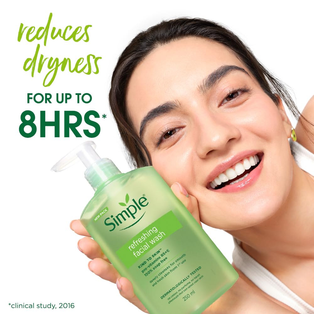 Simple Kind to Skin Refreshing Facial Wash | 100% Soap-Free Gentle Cleanser with Vitamin E & Glycerin | For All Skin Types | Perfect for Sensitive Skin, 250ml